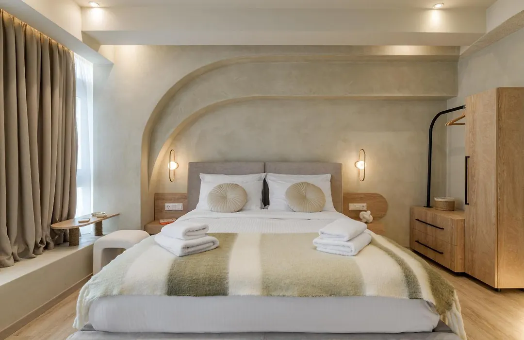 Minimalist Oasis In Athens-1